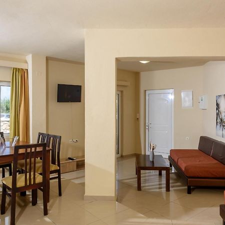 Eurohotel Theo Hotel Agia Marina Екстериор снимка