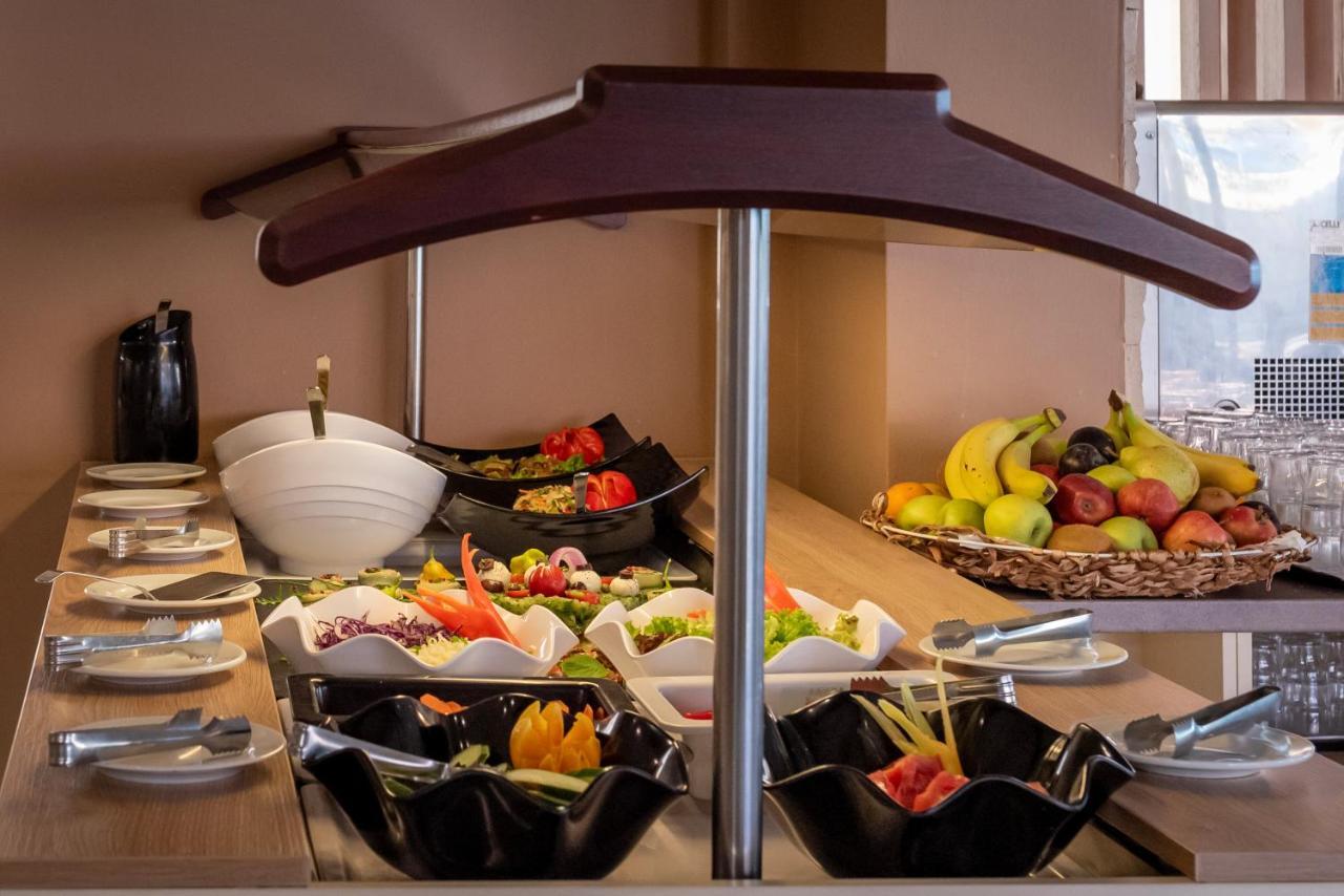 Eurohotel Theo Hotel Agia Marina Екстериор снимка