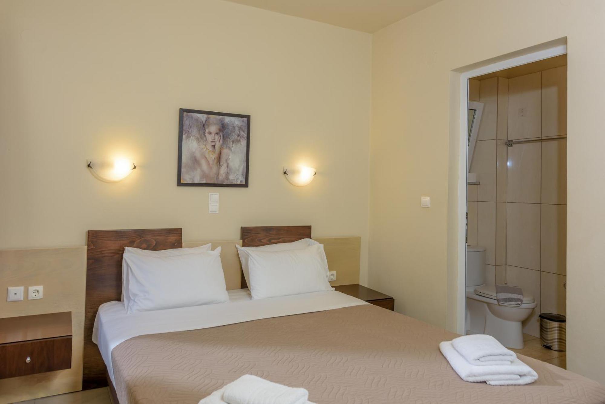 Eurohotel Theo Hotel Agia Marina Екстериор снимка