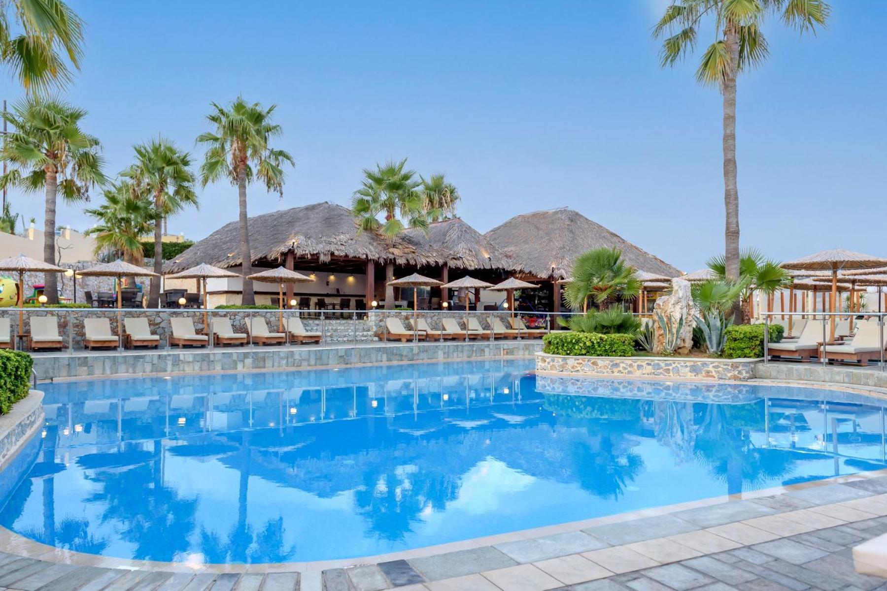 Eurohotel Theo Hotel Agia Marina Екстериор снимка